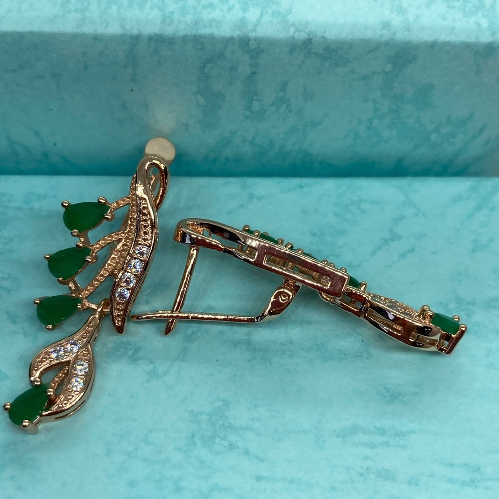 🌟 Gold Plated Emerald Earrings - Picture 3 of 4